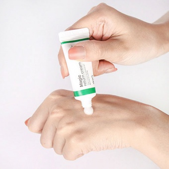 SKIN79 Multifunkčný hydratačný mini krém Magic Return Cream 15ml