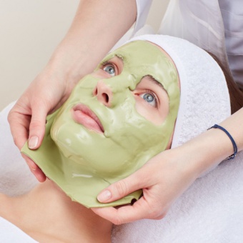 SKIN79 Algae Čistiaca a regeneračná pleťová maska s morskými riasami Cica Pine Green Calming Modeling Mask 150g